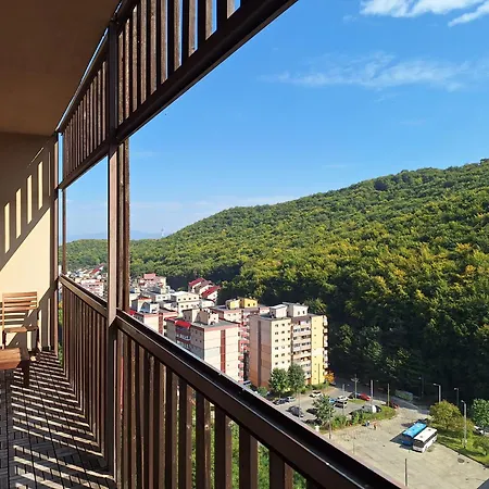 Spacious Mountain-View Apartment With Hot Tub And Free Parking 10 Min To Old Town-2